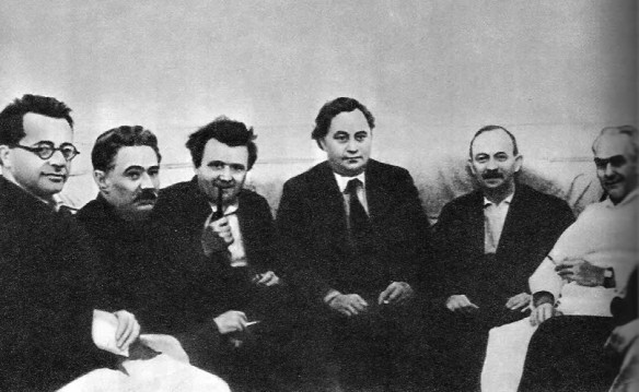 Секретариат ИККИ, избранный на VII конгрессе Коминтерна. Справа налево: В. Пик, О. Куусинен, Г. Димитров, К. Готвальд, Д. Мануильский, П. Тольятти. 1935 год