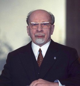 /[https://ru.wikipedia.org/wiki/Ульбрихт,_Вальтер|Вальтер Ульбрихт] (1893—1973) — руководитель ГДР с 1950 по 1971 г.