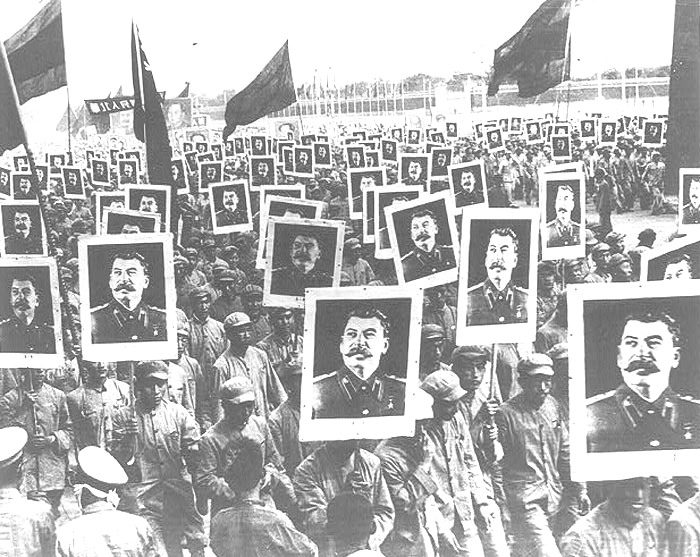 Китайские коммунисты празднуют семидесятилетие Иосифа Сталина. 18 декабря 1949