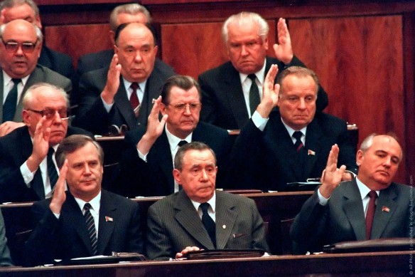 Политбюро единогласно (кроме Андрея Громыко) голосует за его отставку с поста Председателя Верховного Совета СССР, и избрание на его место Горбачёва. 1 октября 1988 г.