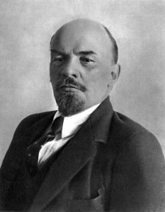 /[https://ru.wikipedia.org/wiki/Ленин,_Владимир_Ильич|В. И. Ленин] (1870—1924), 1918 г.