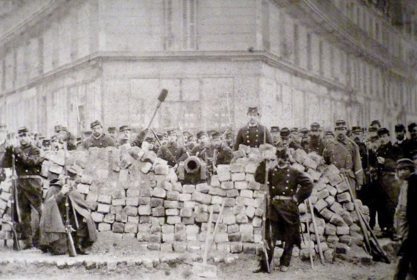 Баррикада на углу бульваров Ришар Леноир и Вольтера. Париж, 18 марта – 28 мая 1871 г.