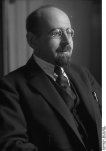 /[https://ru.wikipedia.org/wiki/Крестинский,_Николай_Николаевич|Николай Николаевич Крестинский] (1883—1938).